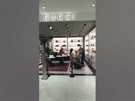 gucci dusseldorf airport|Breuninger Gucci Corner .